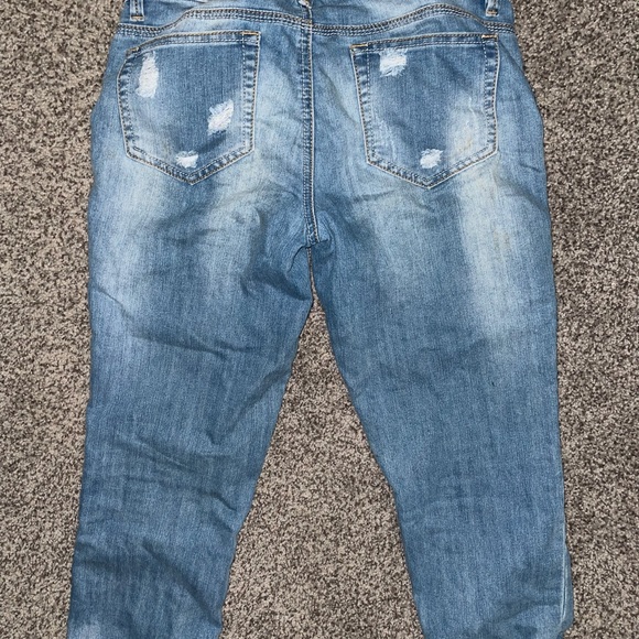 Capris - Picture 4 of 4